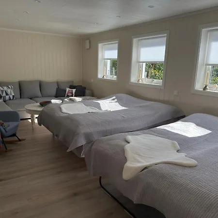 Flakstadveien - Sentralt, Midt I Lofoten Appartement Napp